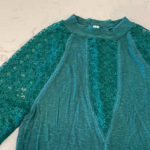 Free People GREEN Sweater - Picture 3 of 6